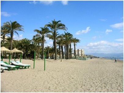 Espanja Andalusia Costa del Sol Malaga Torremolinos Bajondillon hiekkaranta
